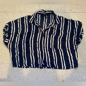 Forever 21 collar crop top button up